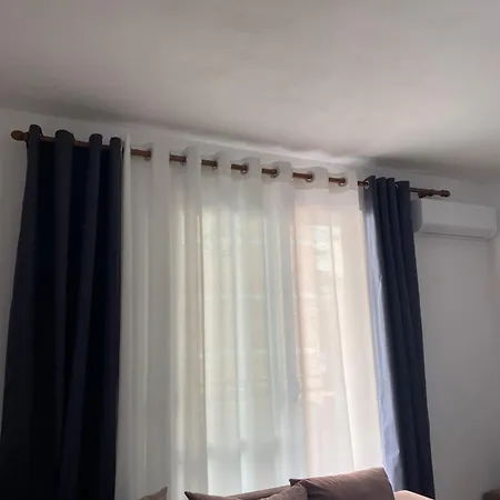 Aaaa Apartment